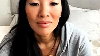 Webcam Asian camgirl testing brand new toy