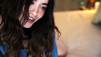 Exposed slim eimigirl pussy