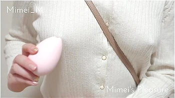 着衣オtニーノーフラ外出て視線を集める変態ハイスラ女子 人目に付かない場所てこっそり乳首クリイキ おもちゃの刺激に思わすエッチな喘き声か漏れちゃう個人撮影