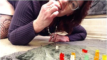 V216 Giantess By Gummy Bears But She Eats And Squishes Them All