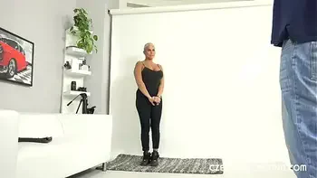 AMAZING BLONDE BABE SHOWS HER SEXUAL SKILLS