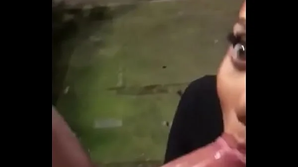 mamando em publico