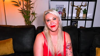 Gwen asserts herself more and more ... - Jacquie et Michel TV