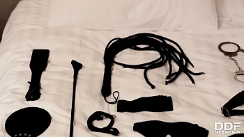 Fetish Fuck Buddies: Brunette Babes get Kinky