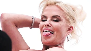 MILF with big boobs Tatiana Steele is enjoying hardcore sex