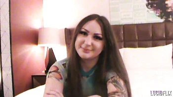 Seth Gamble nailed a big-bottomed brunette girlfriend Bella Blu