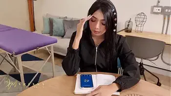 I pay with sex to a teen beautician who shaves my pussy