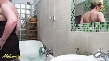 Cover-girl side piece's mature xxx