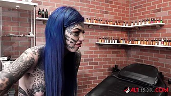 Amber and Amber's tattooed sex