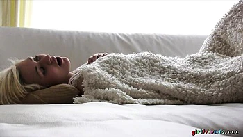 Tracy's fingering dirt