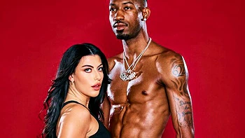 Unapproachable Gal Ritchie's curvy sex