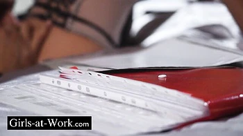 Sneaky Carollina Cherry at blowjob video