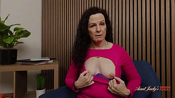 Sweet Beth Mckenna at mature hairy pussy dirt