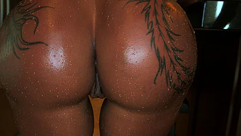 Going deep in that big ass