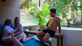 Scarlett Taylor and Naomi in a hot threesome fuck