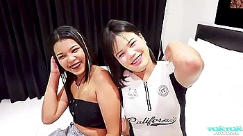 Thai Teen 18+ Threesome (1)