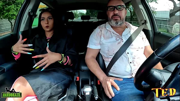 DJ Moana é trolada na carona e acaba tirando tudo