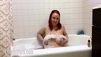 Bathroom Sex With Kitty