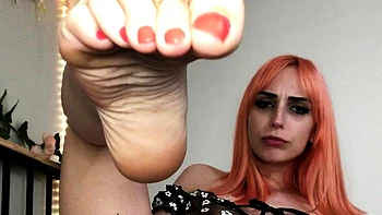 Amateur brunette teen does toy anal on her webcam