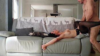 cette nympho en porte jarretelle est une vraie gourmande de baise