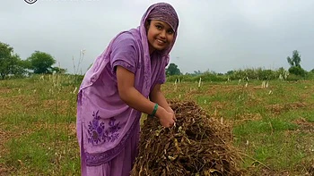 Pakistani Woman Working In Stepbrothers Romantic Farm By -snapchat143