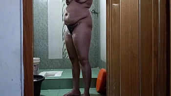 Desi Aunty Shaving For Pussy Fucking Before Cleaning Pussy