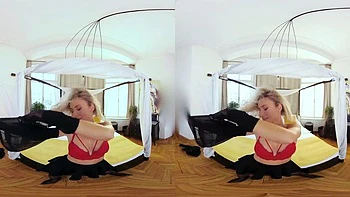 Busty Euro Babe: Big Tits, Bongacams  Masturbation VR Porn