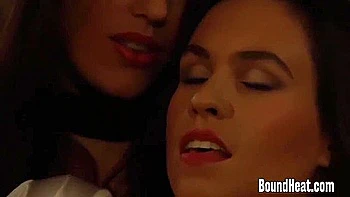 Dollish Chickfriends Kink Action