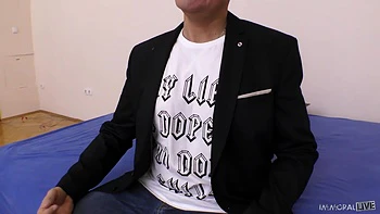 Superstar Cherry Kiss Squirts a Tsunami!