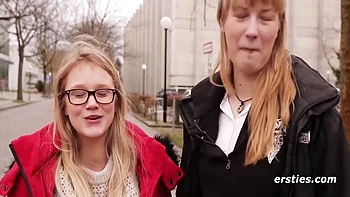 Studentinnen Mit Rocken Haben Spab Im Seminarraum