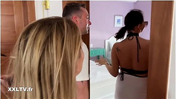 Solo In The Shower - Margot Dulac