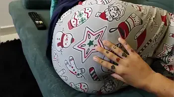 Mi compañera de cuarto cayó del sueño y yo intenté follarla sin que se diera cuenta (parte 1)