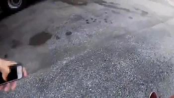 glory pompe un routier dans sa cabine