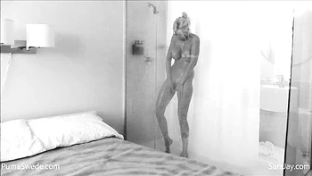 Bouncy Sara and Puma's blonde xxx