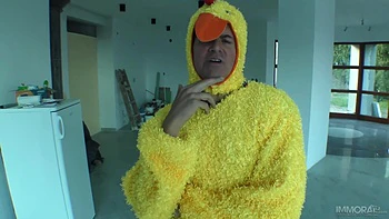 18-Year-Old Mary Monroe Gets An Anal Creampie in POV