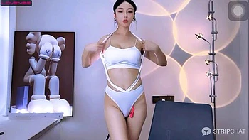 0418: Fansly, Asian  Cam Porn