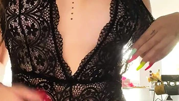 Amateur hottie solo masturbation