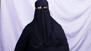 Indian Beautiful Stepmother Spends The Night With Her Stepson And Has Sex With Him