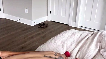 SMALL TIT BRUNETTE TATTOOED TEEN GIRLFRIEND CAUGHT IN SHOWER