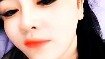 Omege japanese girl with big boobs on cams