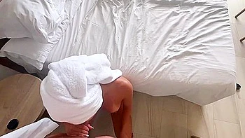 Fit Teen 18+ Bubble But Fucks Her Personal Trainer After The Gym - Who Is Lilly