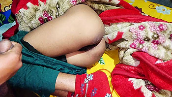 Desi Bhabhi baisée fort par Devar – sexy tante indienne