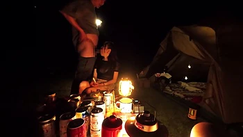 Азиатка на широкой езде кончает струей