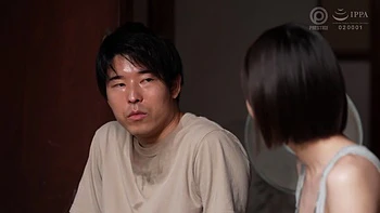 Asiatique mince sodomisée avec SM brutal