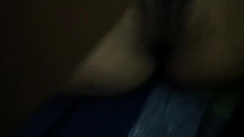 Beau-frère indien baise dur la belle-sœur poilue