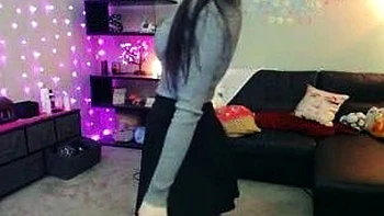 Hot amateur webcam teen masturbates for their fans