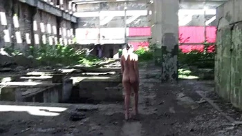 Große Titten MILF-Sklavin hart mit Dildo & Vibrator im Bondage gefickt