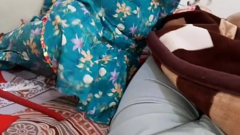 Mélange indien brune baisée en plein air à Goa