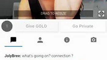 Камдевочка мастурбирует по-хардкору и кончает для нас