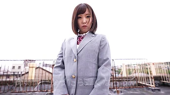 Gostosa faz boquete profundo e é fudida forte